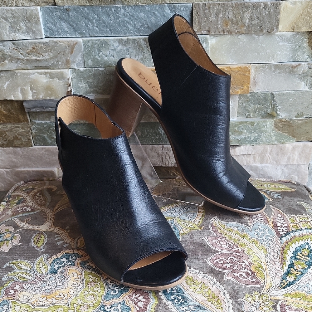 Bueno Rachel Black Open-Toe Leather Heels